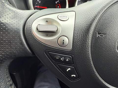 Nissan Juke 1.2 DIG-T Tekna Euro 6 (s/s) 5dr - U79392