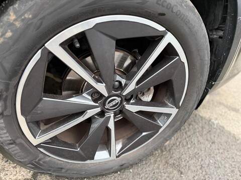 Nissan Qashqai 1.3 DIG-T MHEV Tekna XTRON Euro 6 (s/s) 5dr - U79393