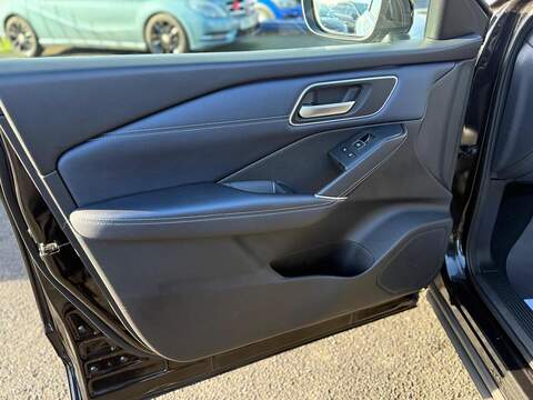 Nissan Qashqai 1.3 DIG-T MHEV Tekna XTRON Euro 6 (s/s) 5dr - U79393