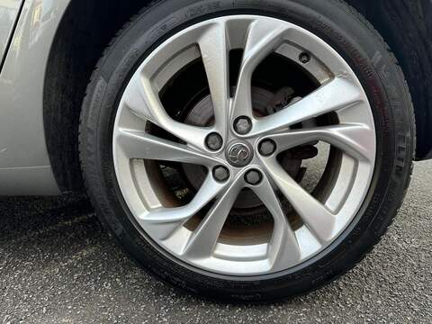 Vauxhall Astra 1.4i Turbo SRi Euro 6 5dr - U79395