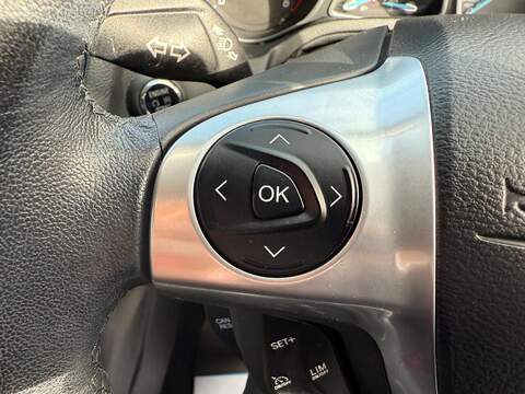 Ford Focus 1.6 TDCi Titanium Navigator Euro 5 (s/s) 5dr - U79402