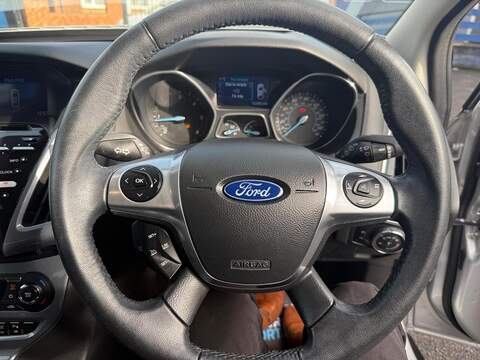 Ford Focus 1.6 TDCi Titanium Navigator Euro 5 (s/s) 5dr - U79402