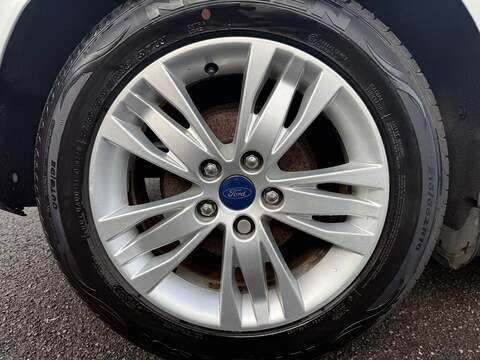 Ford Focus 1.6 TDCi Titanium Navigator Euro 5 (s/s) 5dr - U79402