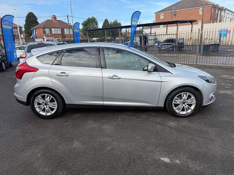 Ford Focus 1.6 TDCi Titanium Navigator Euro 5 (s/s) 5dr - U79402