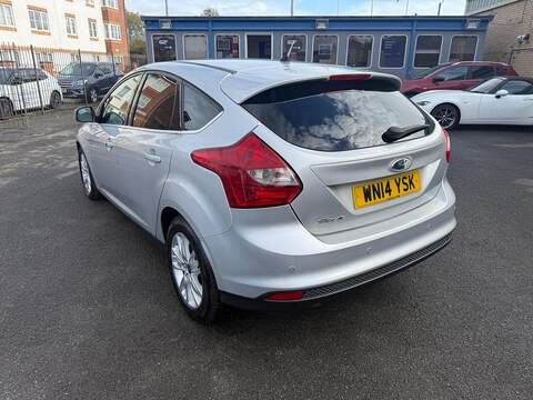 Ford Focus 1.6 TDCi Titanium Navigator Euro 5 (s/s) 5dr - U79402