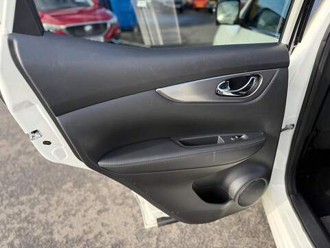 Nissan Qashqai 1.3 DIG-T Tekna+ SUV 5dr Petrol DCT Auto Euro 6 (s/s) (160 ps) - U79409