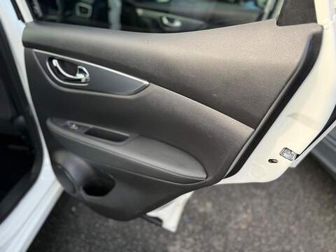 Nissan Qashqai 1.3 DIG-T Tekna+ SUV 5dr Petrol DCT Auto Euro 6 (s/s) (160 ps) - U79409