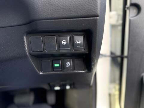 Nissan Qashqai 1.3 DIG-T Tekna+ SUV 5dr Petrol DCT Auto Euro 6 (s/s) (160 ps) - U79409