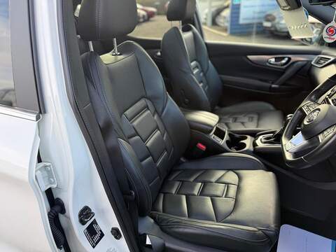 Nissan Qashqai 1.3 DIG-T Tekna+ SUV 5dr Petrol DCT Auto Euro 6 (s/s) (160 ps) - U79409
