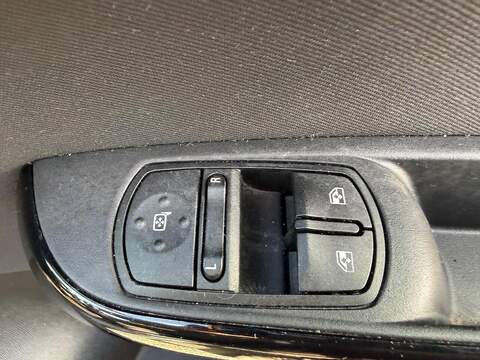 Vauxhall Corsa 1.4i Turbo Black Edition Hatchback 5dr Petrol Manual Euro 6 (s/s) (150 ps) - U79414