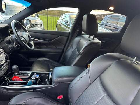 Infiniti Q70 2.2d Sport Auto Euro 5 (s/s) 4dr - U79415