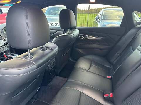 Infiniti Q70 2.2d Sport Auto Euro 5 (s/s) 4dr - U79415
