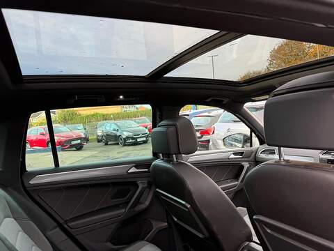 Volkswagen Tiguan 2.0 TDI R-Line Tech DSG Euro 6 (s/s) 5dr - U79421