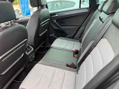 Volkswagen Tiguan 2.0 TDI R-Line Tech DSG Euro 6 (s/s) 5dr - U79421