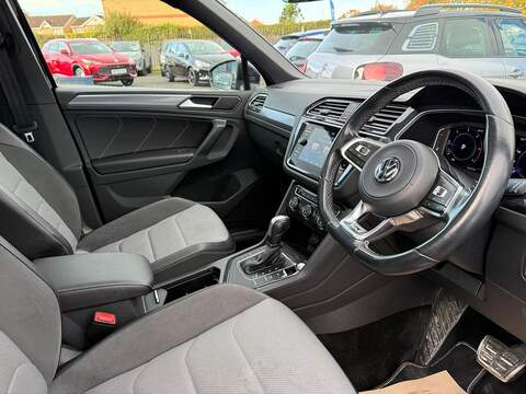 Volkswagen Tiguan 2.0 TDI R-Line Tech DSG Euro 6 (s/s) 5dr - U79421