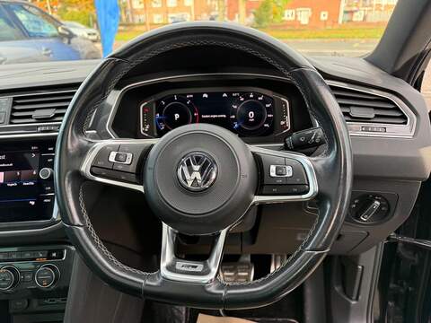 Volkswagen Tiguan 2.0 TDI R-Line Tech DSG Euro 6 (s/s) 5dr - U79421