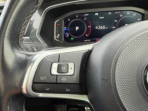 Volkswagen Tiguan 2.0 TDI R-Line Tech DSG Euro 6 (s/s) 5dr - U79421