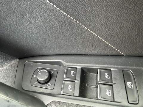 Volkswagen Tiguan 2.0 TDI R-Line Tech DSG Euro 6 (s/s) 5dr - U79421