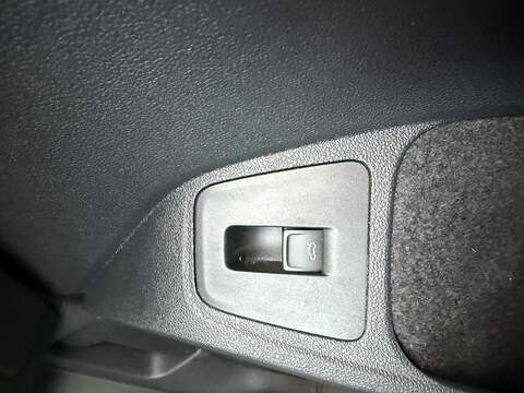 Volkswagen Tiguan 2.0 TDI R-Line Tech DSG Euro 6 (s/s) 5dr - U79421