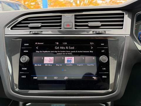 Volkswagen Tiguan 2.0 TDI R-Line Tech DSG Euro 6 (s/s) 5dr - U79421