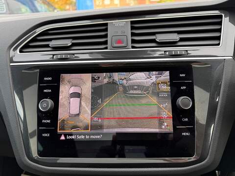 Volkswagen Tiguan 2.0 TDI R-Line Tech DSG Euro 6 (s/s) 5dr - U79421