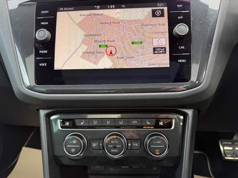 Volkswagen Tiguan 2.0 TDI R-Line Tech DSG Euro 6 (s/s) 5dr - U79421