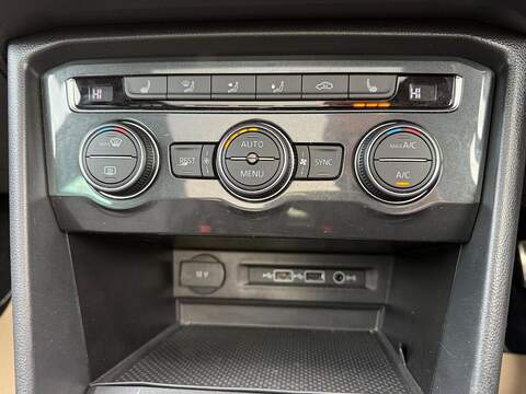 Volkswagen Tiguan 2.0 TDI R-Line Tech DSG Euro 6 (s/s) 5dr - U79421