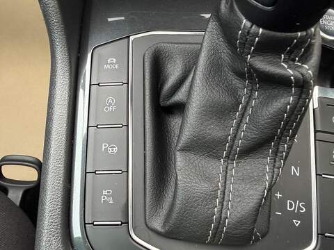 Volkswagen Tiguan 2.0 TDI R-Line Tech DSG Euro 6 (s/s) 5dr - U79421