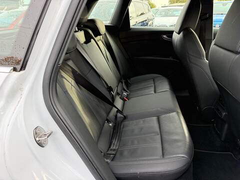 Audi Q4 e-tron 40 Sport Auto 5dr 82kWh - U79422