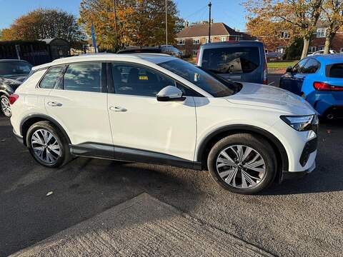 Audi Q4 e-tron 40 Sport Auto 5dr 82kWh - U79422