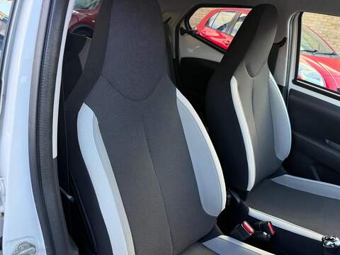 Toyota AYGO 1.0 VVT-i x-press Euro 6 5dr - U79433