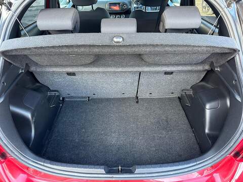 Toyota Yaris 1.33 Dual VVT-i Design Euro 6 5dr - U79435