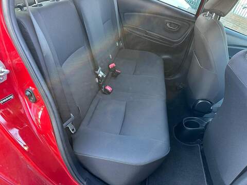 Toyota Yaris 1.33 Dual VVT-i Design Euro 6 5dr - U79435