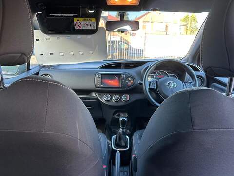 Toyota Yaris 1.33 Dual VVT-i Design Euro 6 5dr - U79435