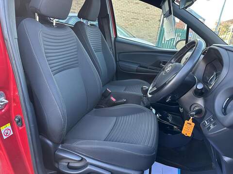 Toyota Yaris 1.33 Dual VVT-i Design Euro 6 5dr - U79435