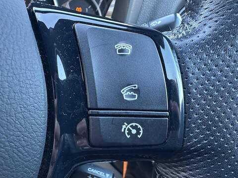 Toyota Yaris 1.33 Dual VVT-i Design Euro 6 5dr - U79435