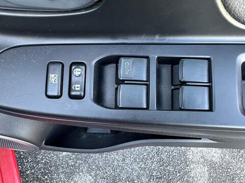 Toyota Yaris 1.33 Dual VVT-i Design Euro 6 5dr - U79435