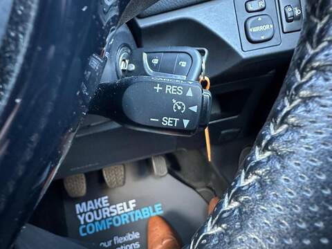 Toyota Yaris 1.33 Dual VVT-i Design Euro 6 5dr - U79435