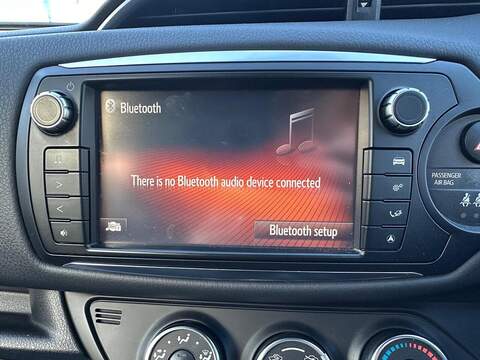 Toyota Yaris 1.33 Dual VVT-i Design Euro 6 5dr - U79435