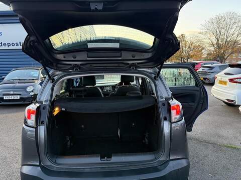 Vauxhall Crossland 1.5 Turbo D SE Nav Premium SUV 5dr Diesel Manual Euro 6 (s/s) (110 ps) - U79444