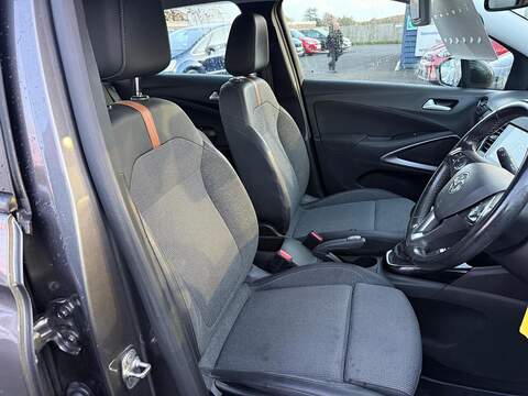 Vauxhall Crossland 1.5 Turbo D SE Nav Premium SUV 5dr Diesel Manual Euro 6 (s/s) (110 ps) - U79444