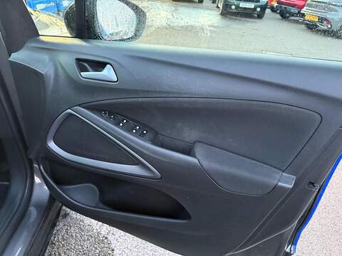 Vauxhall Crossland 1.5 Turbo D SE Nav Premium SUV 5dr Diesel Manual Euro 6 (s/s) (110 ps) - U79444