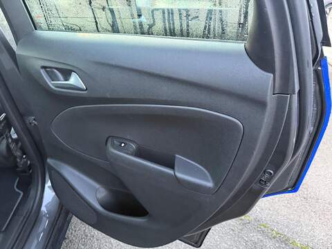 Vauxhall Crossland 1.5 Turbo D SE Nav Premium SUV 5dr Diesel Manual Euro 6 (s/s) (110 ps) - U79444
