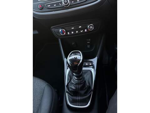 Vauxhall Crossland 1.5 Turbo D SE Nav Premium SUV 5dr Diesel Manual Euro 6 (s/s) (110 ps) - U79444