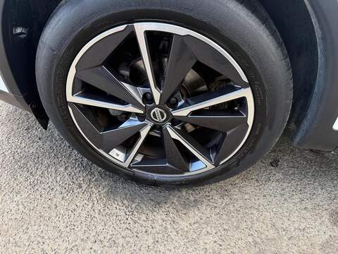 Nissan Qashqai 1.3 DIG-T MHEV Tekna XTRON Euro 6 (s/s) 5dr - U79446