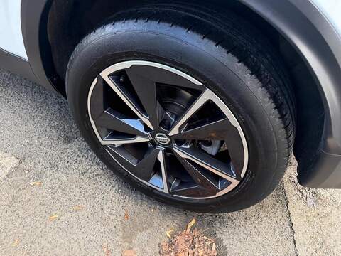 Nissan Qashqai 1.3 DIG-T MHEV Tekna XTRON Euro 6 (s/s) 5dr - U79446