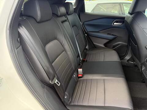 Nissan Qashqai 1.3 DIG-T MHEV Tekna XTRON Euro 6 (s/s) 5dr - U79446