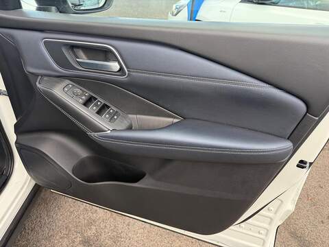 Nissan Qashqai 1.3 DIG-T MHEV Tekna XTRON Euro 6 (s/s) 5dr - U79446