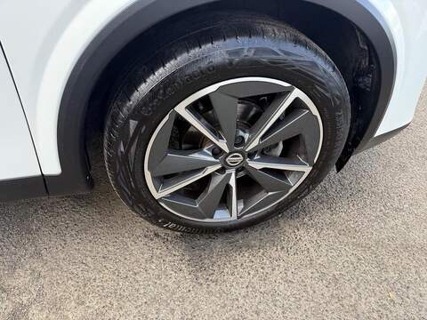 Nissan Qashqai 1.3 DIG-T MHEV Tekna XTRON Euro 6 (s/s) 5dr - U79446