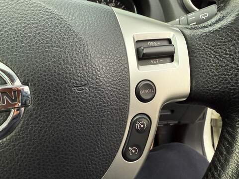 Nissan Qashqai 1.5 dCi 360 SUV 5dr Diesel Manual 2WD Euro 5 (110 ps) - U79453